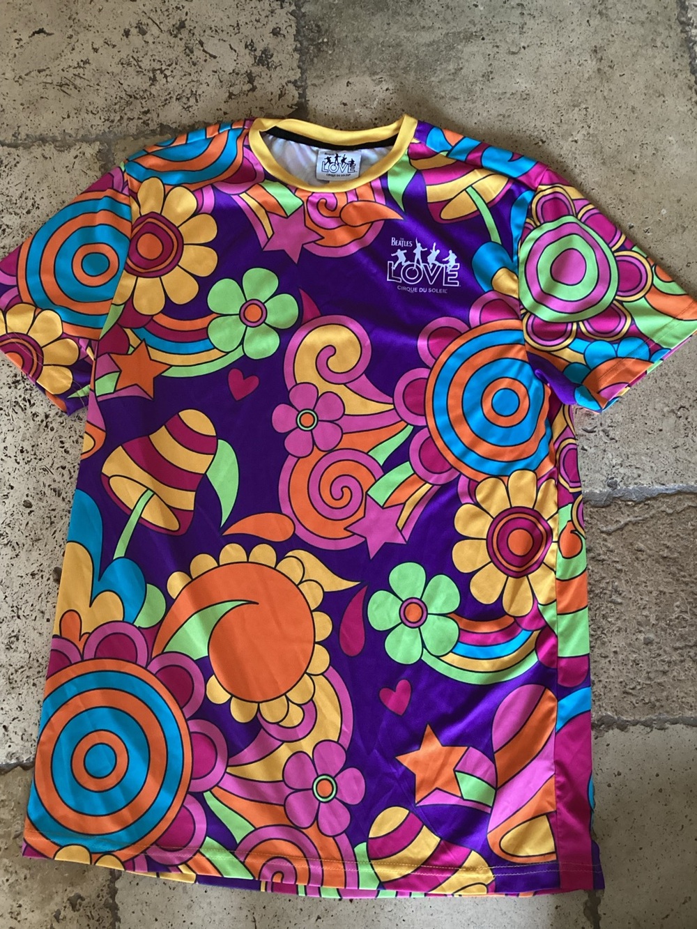 Beetles “LOVE” Cirque Du Soleil top Uni sex SZ M